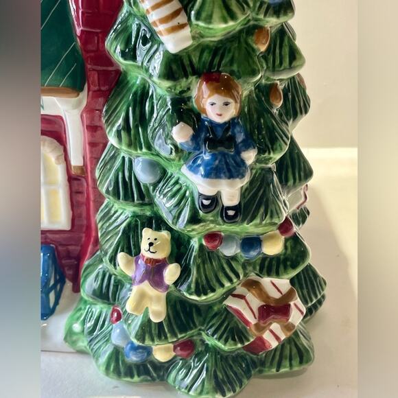 Spode Christmas Tree Village Train Station cookie jar - Picture 7 of 16